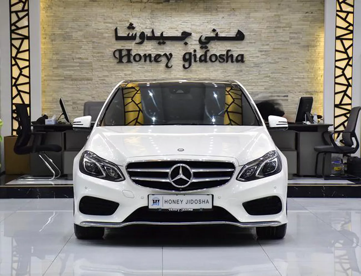 Mercedes Benz E300 ( 2014 Model ) in White Color GCC Specs