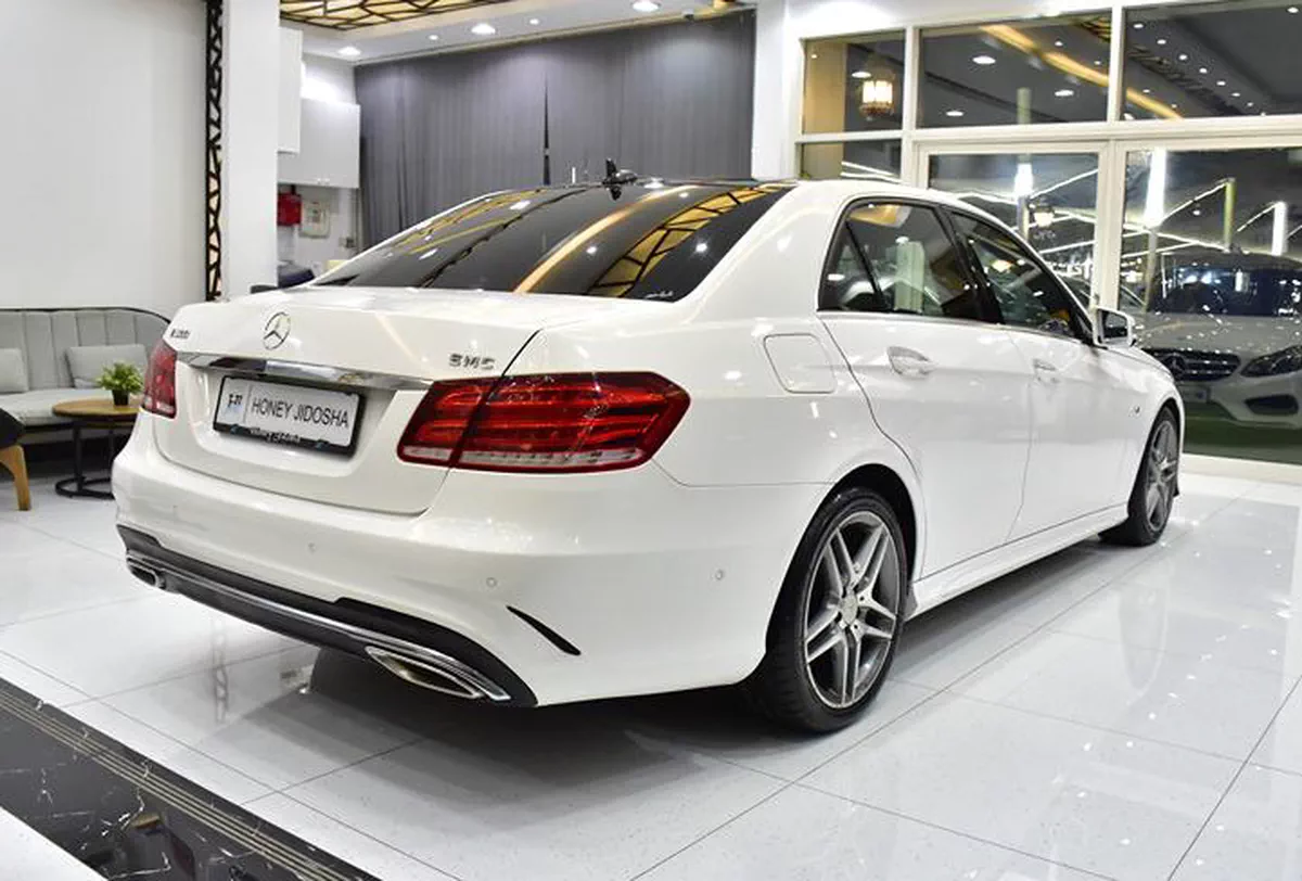Mercedes Benz E300 ( 2014 Model ) in White Color GCC Specs-8-8