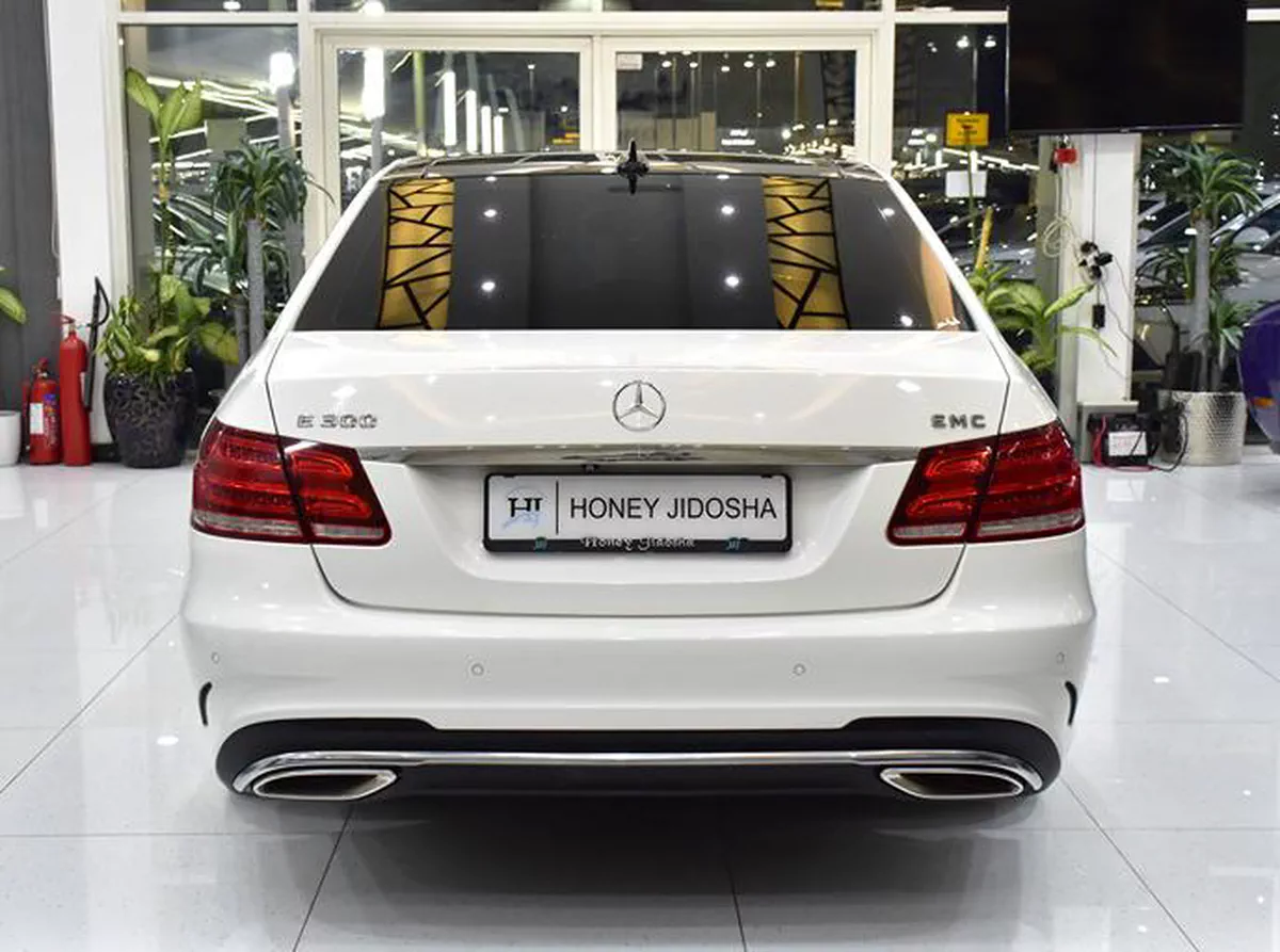 Mercedes Benz E300 ( 2014 Model ) in White Color GCC Specs-10-10