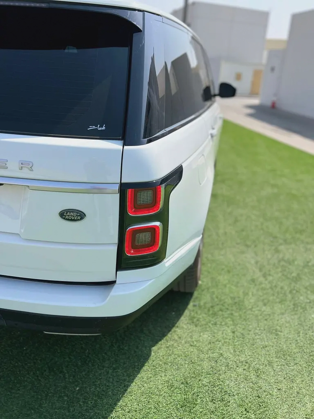 Range Rover vogue L super charged V8 Gcc-3-3