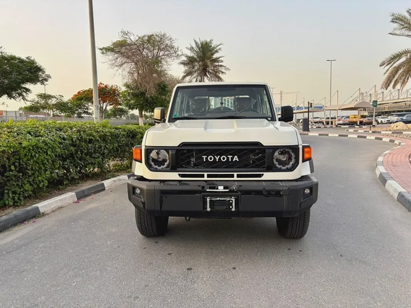 2025 Toyota Land Cruiser 70 Series LC79 40th Anniversary - GCC Specs - Brand New