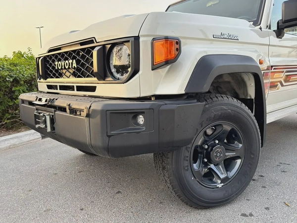 2025 Toyota Land Cruiser 70 Series LC79 40th Anniversary - GCC Specs - Brand New
