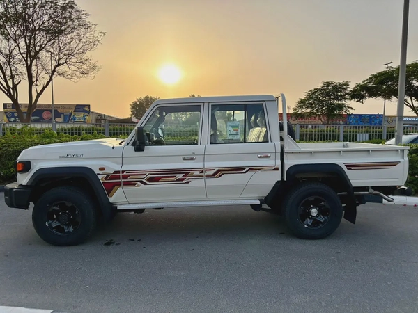 2025 Toyota Land Cruiser 70 Series LC79 40th Anniversary - GCC Specs - Brand New