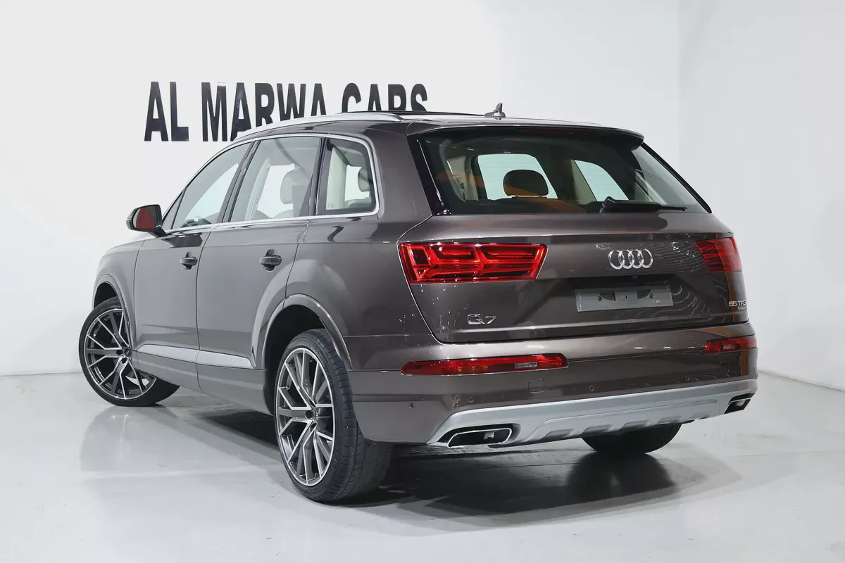 2019 Audi Q7 55 TFSI quattro S line GCC Specs-Excellent Condition-2-2