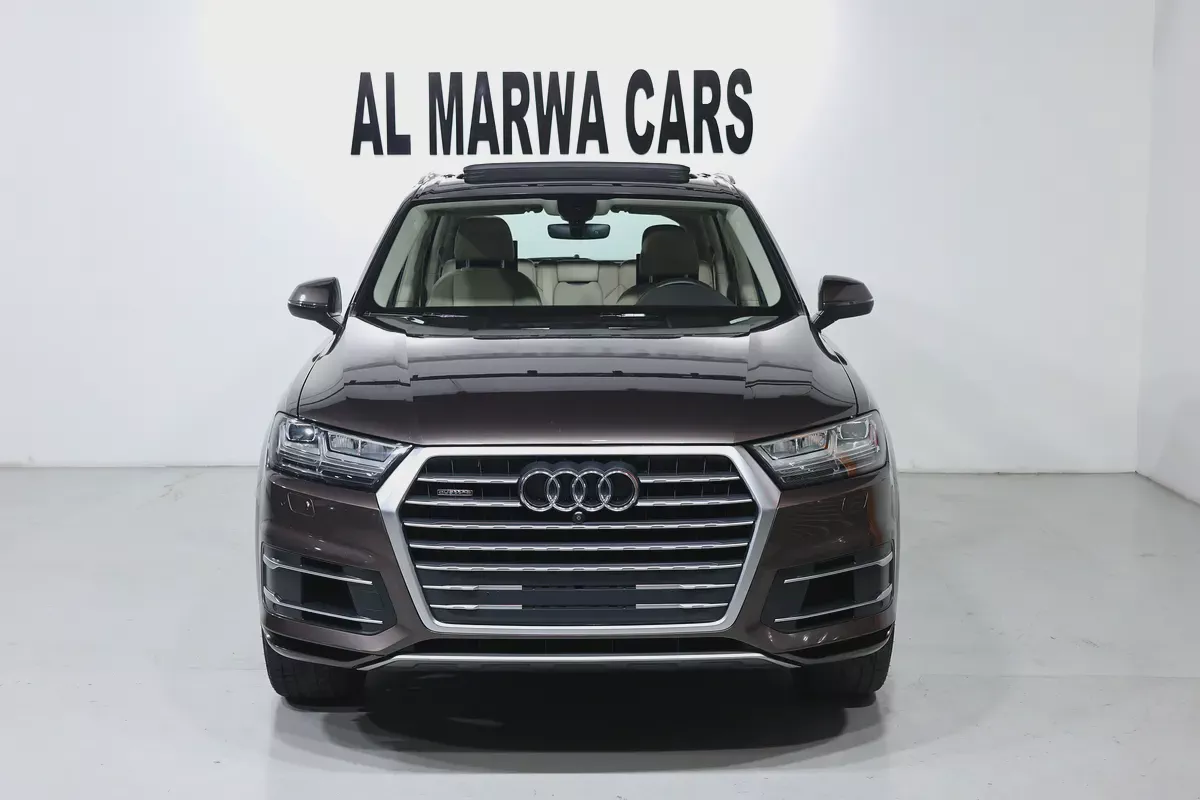 2019 Audi Q7 55 TFSI quattro S line GCC Specs-Excellent Condition-4-4