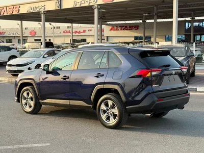 Toyota RAV4 XLE-12