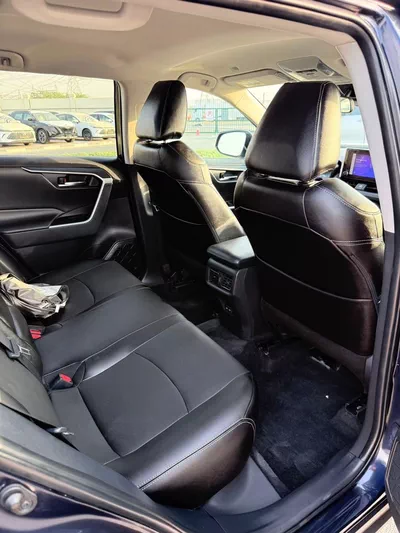 Toyota RAV4 XLE-14