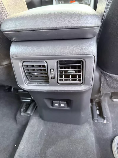 Toyota RAV4 XLE-16