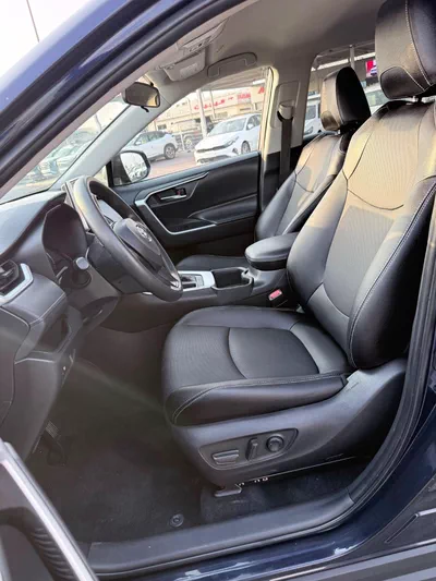 Toyota RAV4 XLE-5