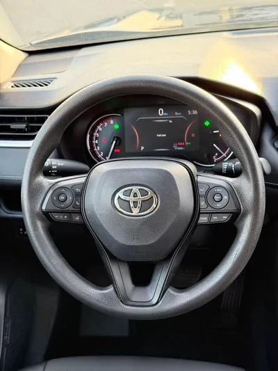 Toyota RAV4 XLE-6