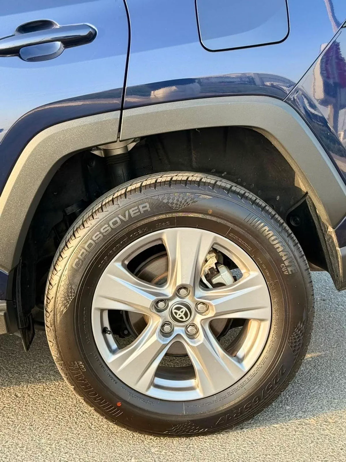 Toyota RAV4 XLE-10-0