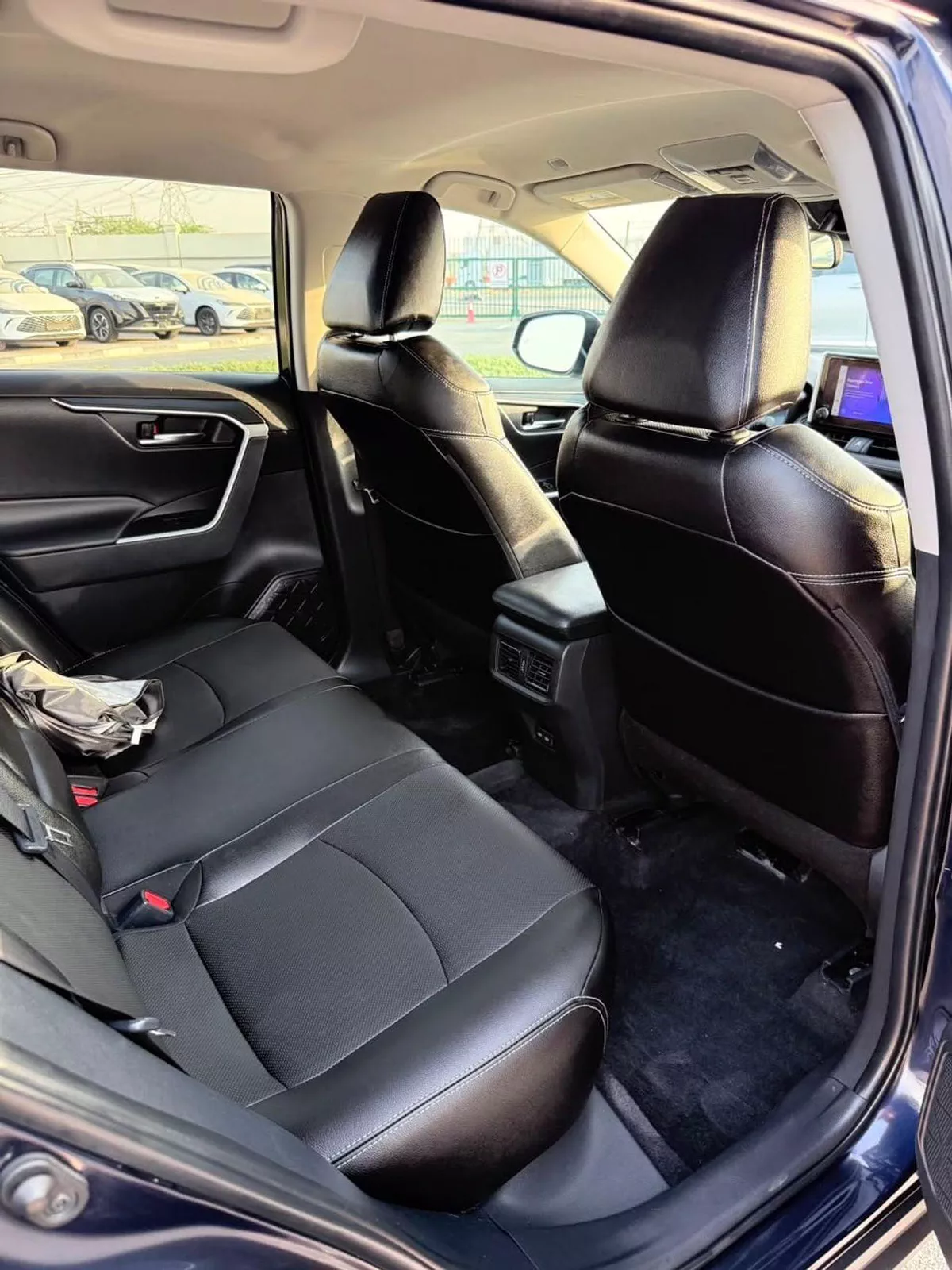 Toyota RAV4 XLE-14-0