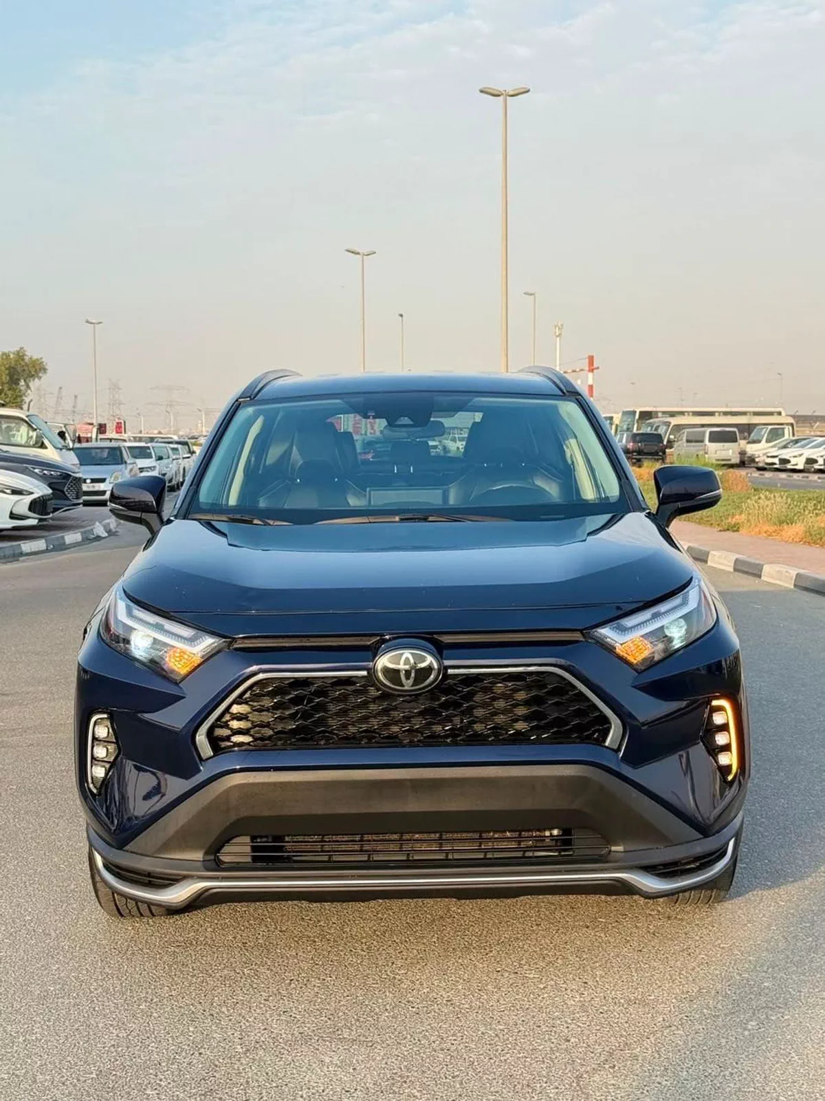 Toyota RAV4 XLE-1-0
