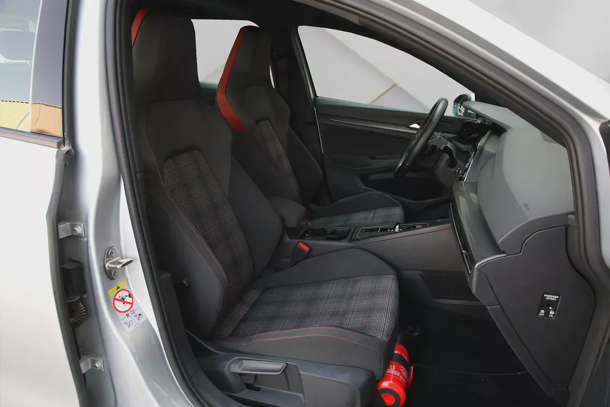 VOLKSWAGEN GOLF GTI - 2022 - GCC - FULLY LOADED - AMAZING CONDITION-10-10