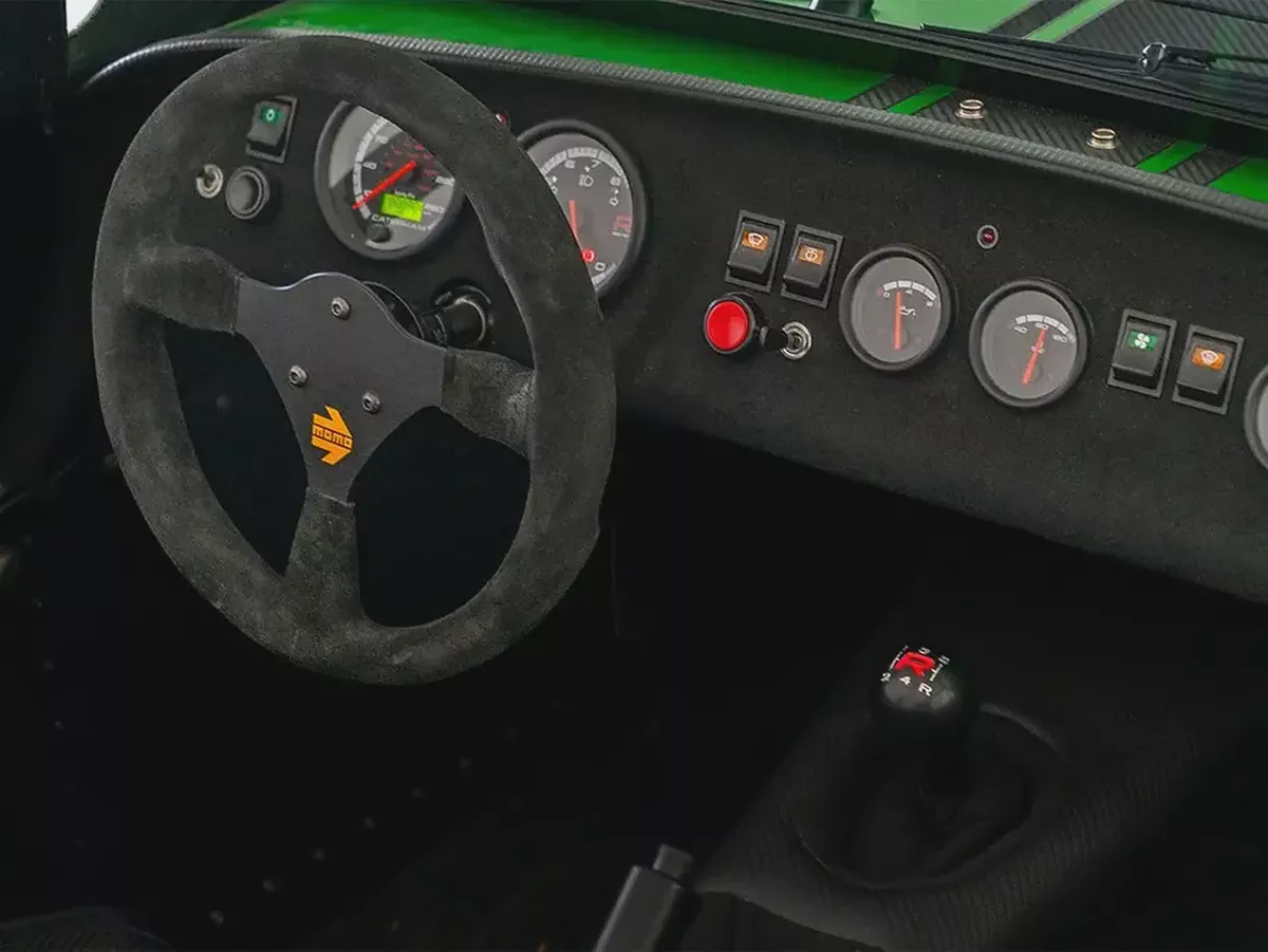 Cash: 249,000 AED | Caterham 340R / Bespoke High Option Order / Caterham Warranty-5-5
