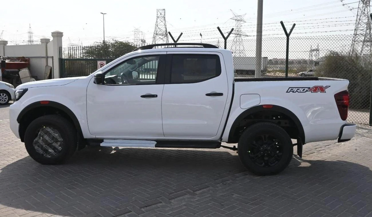 Nissan Navara Nissan Navara 2.5L diesel pro4 4x4 MY2025-10-10