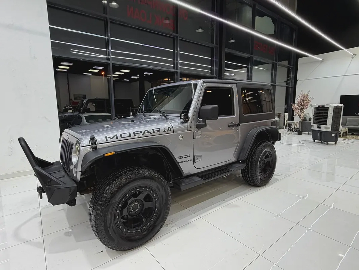Jeep Wrangler Sport 2016 | GCC Spec Service history/ Original paint-1-1