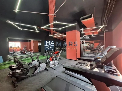 Best Newly Renovated {2BHK Apartment} Free Parking-4
