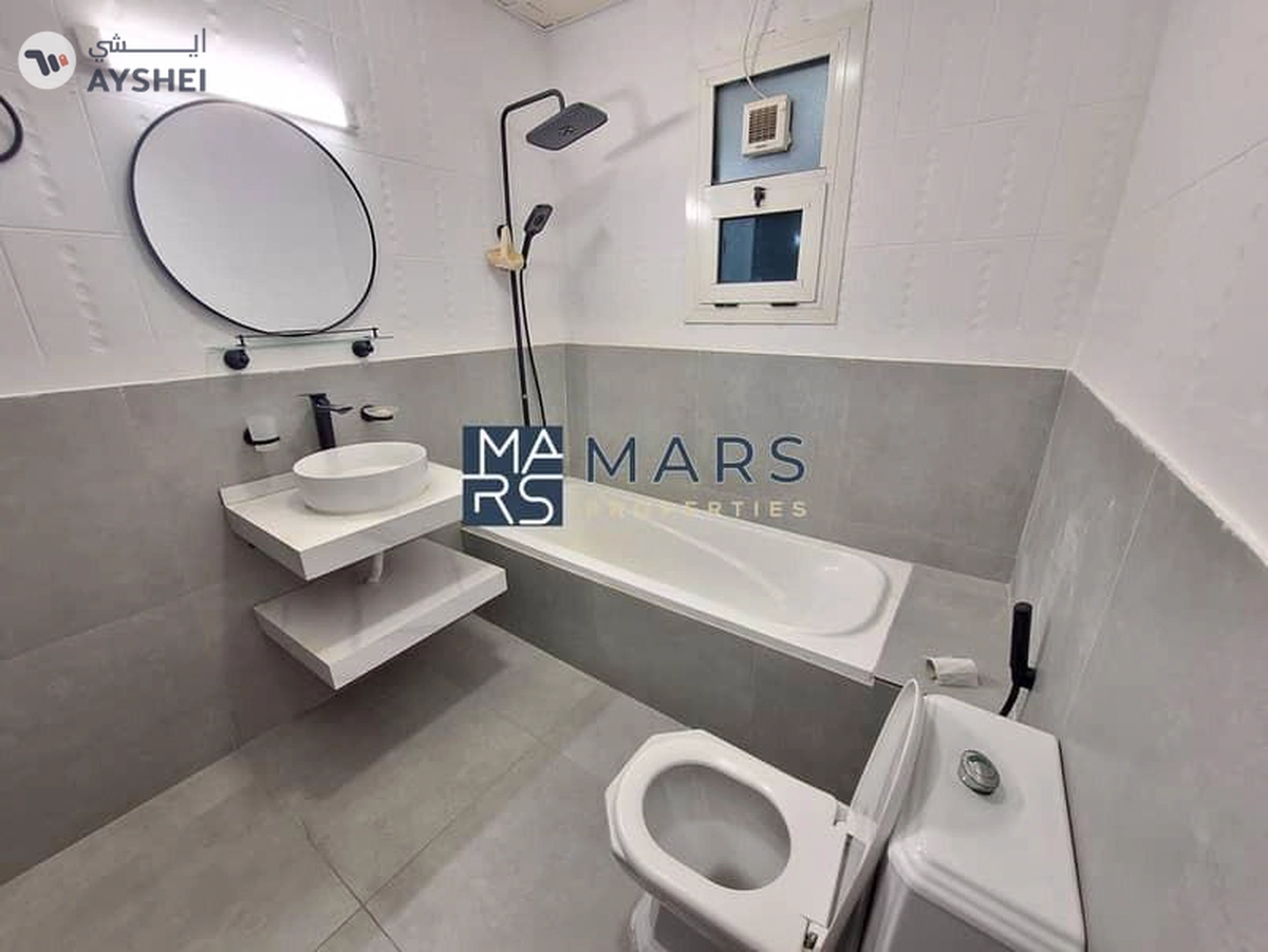 Best Newly Renovated {2BHK Apartment} Free Parking-3-3
