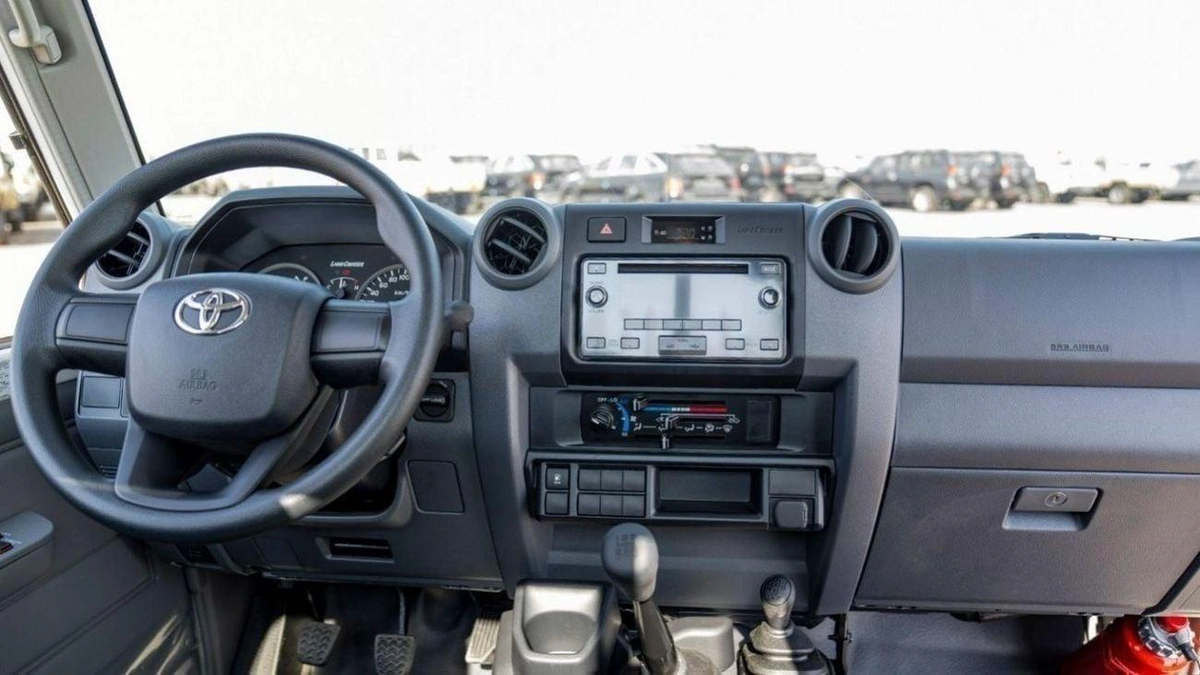Toyota Land Cruiser Pick Up Toyota Land Cruiser Pick-up LC 79 SC 4.2L Diesel  MT MY2025-11-0