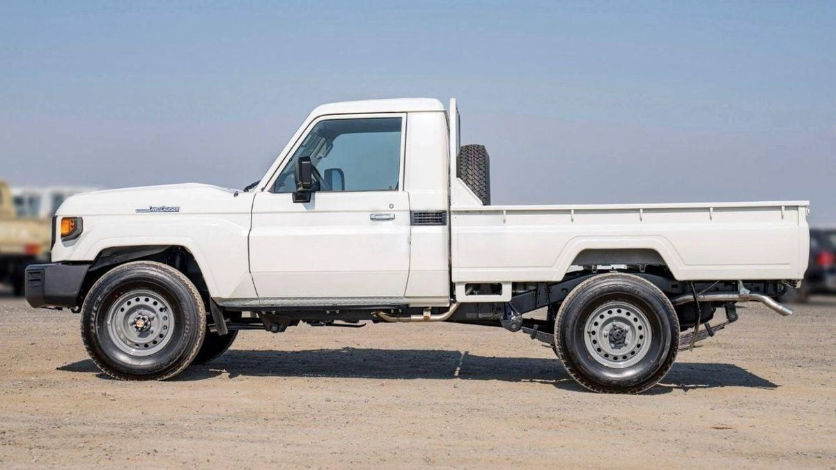 Toyota Land Cruiser Pick Up Toyota Land Cruiser Pick-up LC 79 SC 4.2L Diesel  MT MY2025-7-0