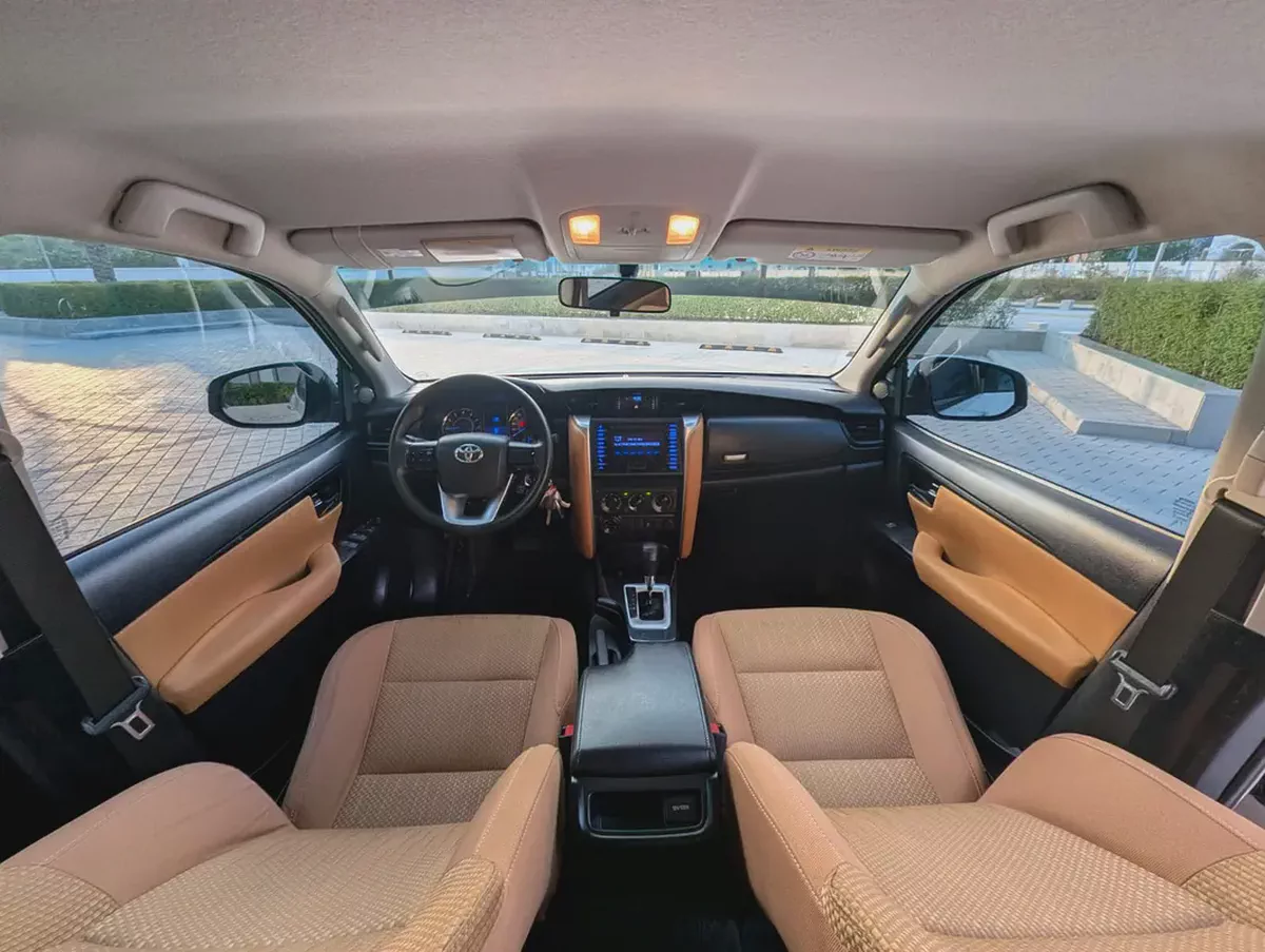 Toyota Fortuner EXR 2017 GCC Specs Interior and Exterior Excellent Condition V4 2.7-10-10