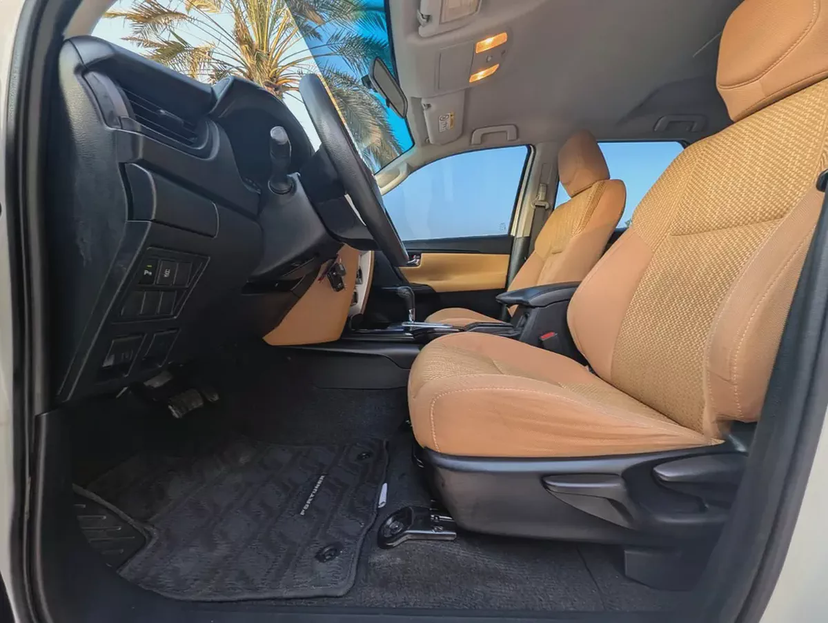 Toyota Fortuner EXR 2017 GCC Specs Interior and Exterior Excellent Condition V4 2.7-11-11