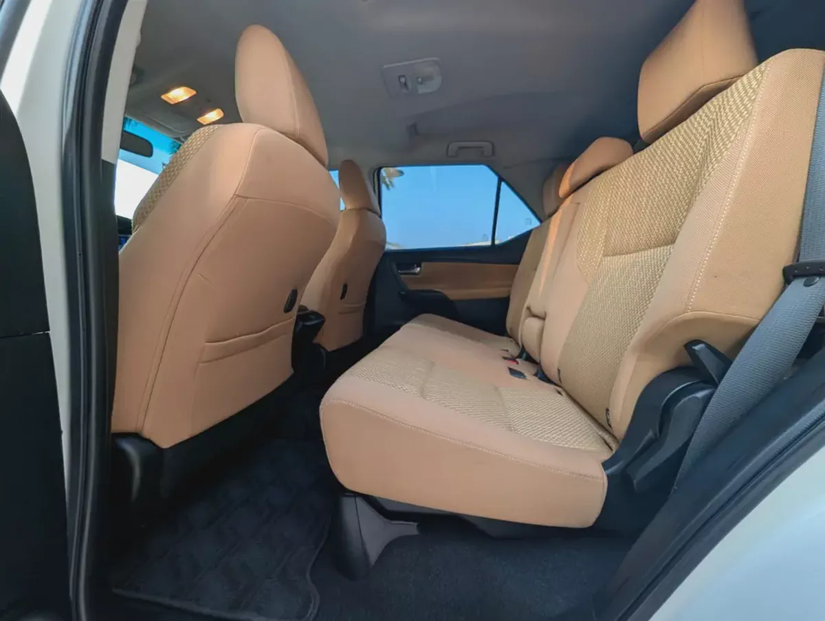 Toyota Fortuner EXR 2017 GCC Specs Interior and Exterior Excellent Condition V4 2.7-14-14