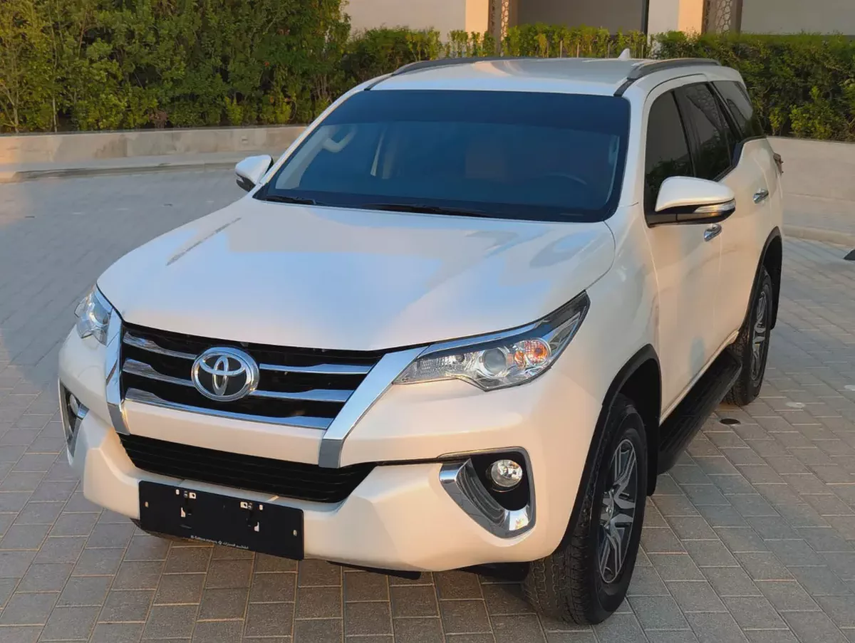 Toyota Fortuner EXR 2017 GCC Specs Interior and Exterior Excellent Condition V4 2.7-1-1