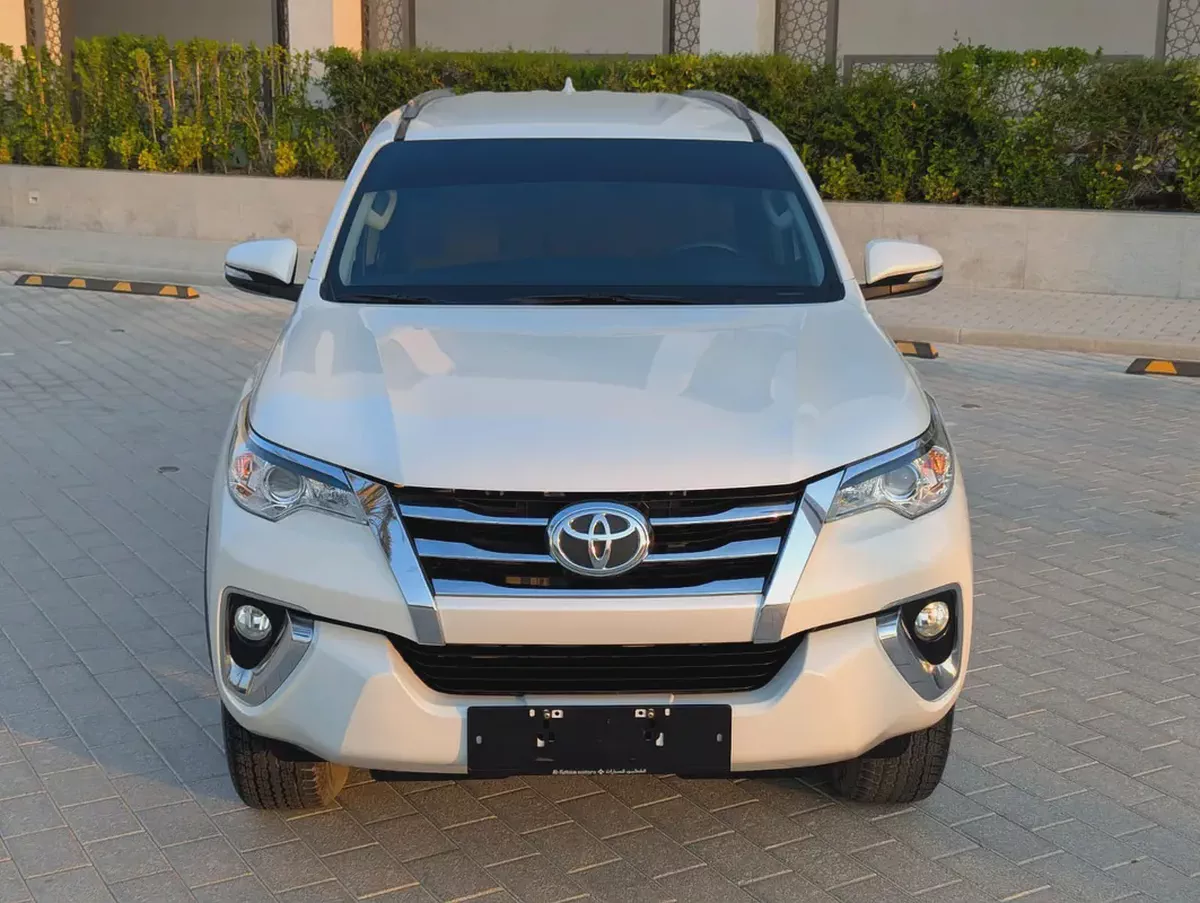 Toyota Fortuner EXR 2017 GCC Specs Interior and Exterior Excellent Condition V4 2.7-2-2