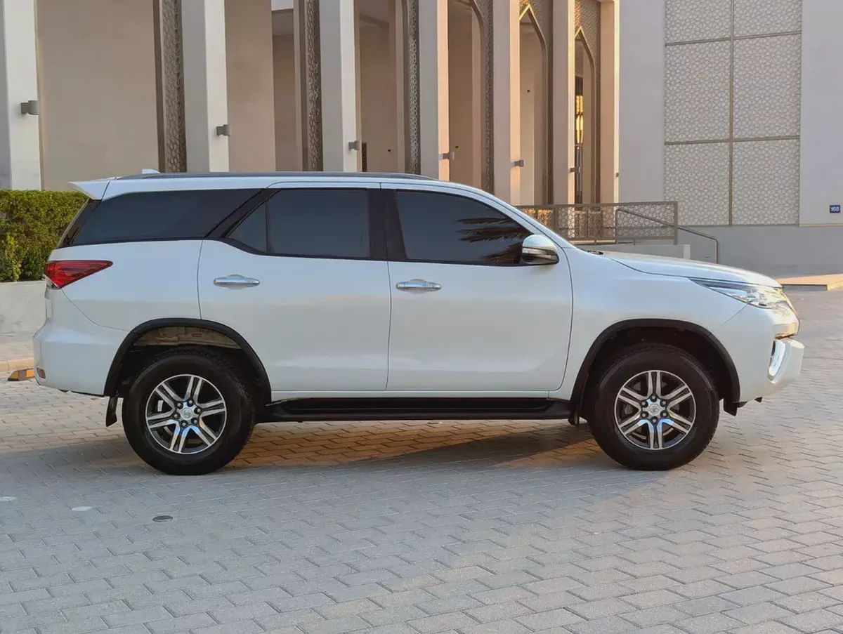 Toyota Fortuner EXR 2017 GCC Specs Interior and Exterior Excellent Condition V4 2.7-3-3