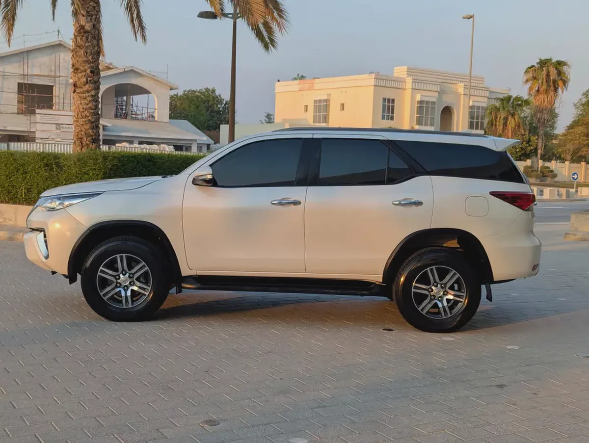 Toyota Fortuner EXR 2017 GCC Specs Interior and Exterior Excellent Condition V4 2.7-4-4