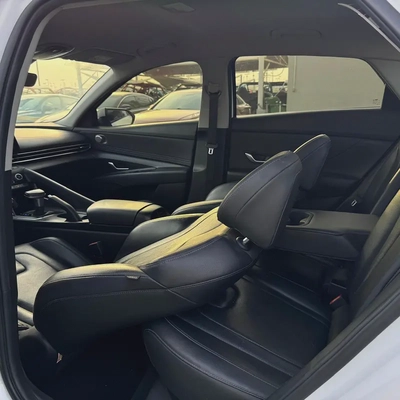 Hyundai Avante 2021 Clean Titile Korean Specs-13
