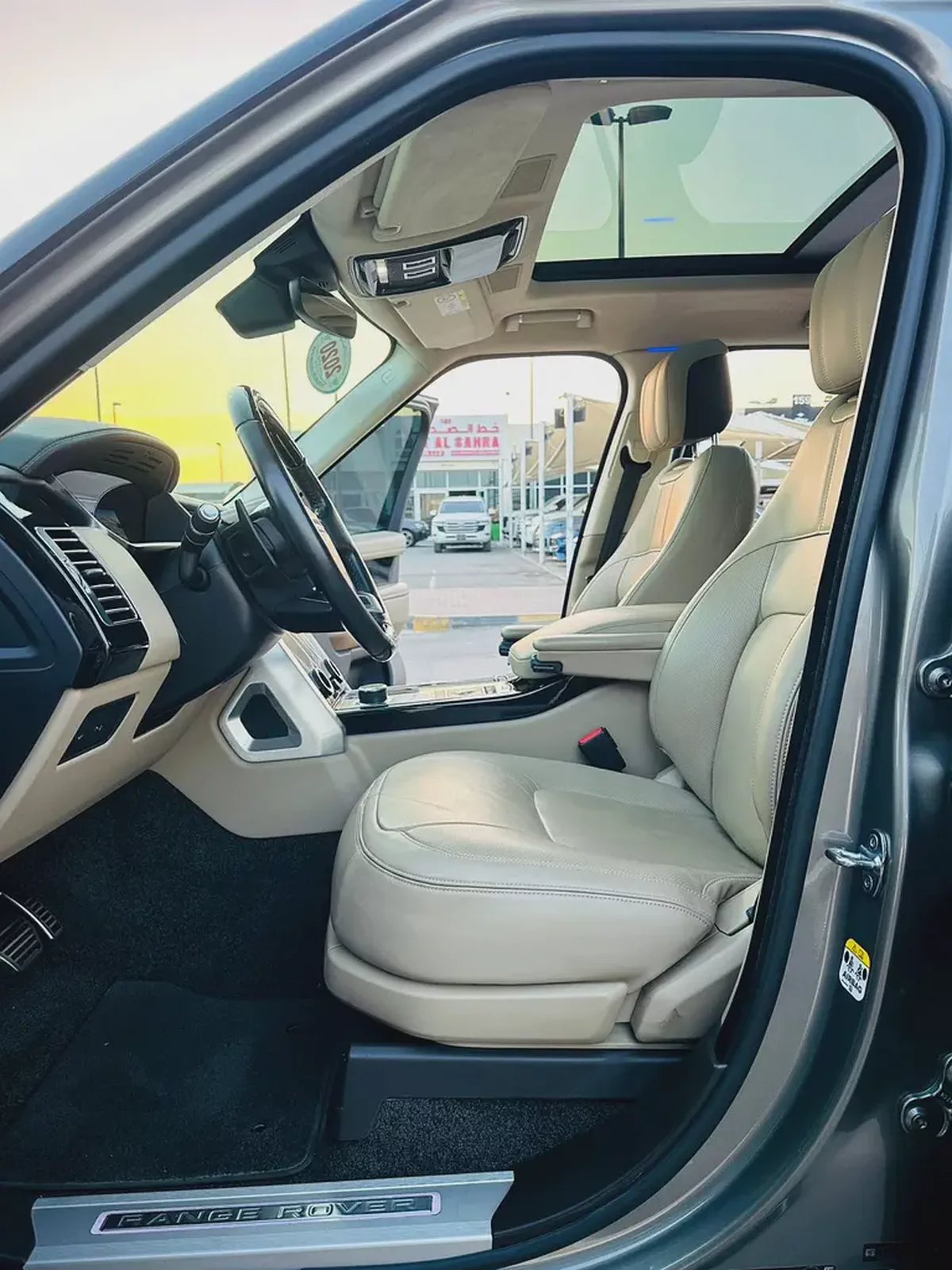 رنج روفر فوج خليجي صبغ وكاله Land Rover Range Rover P400 SE 2020 - GCC Specs-16-16