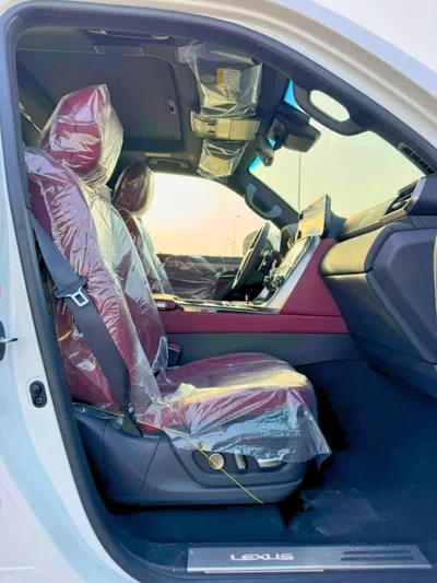 Lexus LX700h SIGNATURE || AUTOPARK | 3.5L HEV V6 | 360*CAMERA | SUNRROF | LETAHER WITH PWR SEATS (CODE # LX7S1)-12