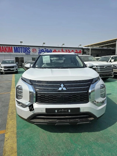 Mitsubishi Outlander M-LINE 2.5L 2026-0