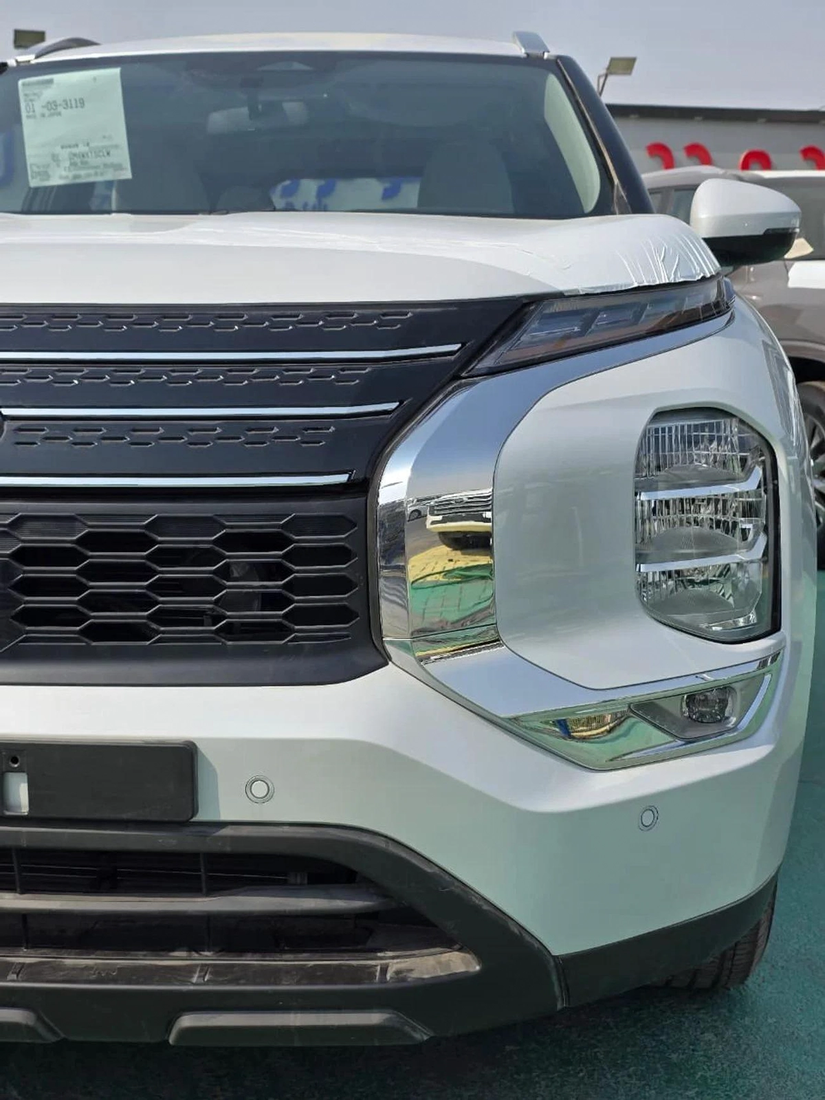 Mitsubishi Outlander M-LINE 2.5L 2026-5-5