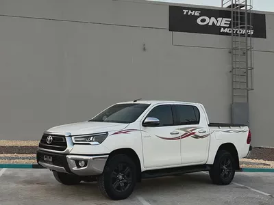 2025 Toyota Hilux SR5 - GCC Specs - Brand New!-3