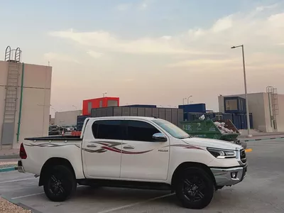 2025 Toyota Hilux SR5 - GCC Specs - Brand New!-8