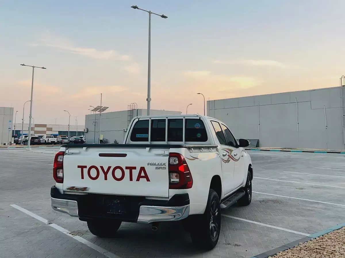 2025 Toyota Hilux SR5 - GCC Specs - Brand New!-9-9