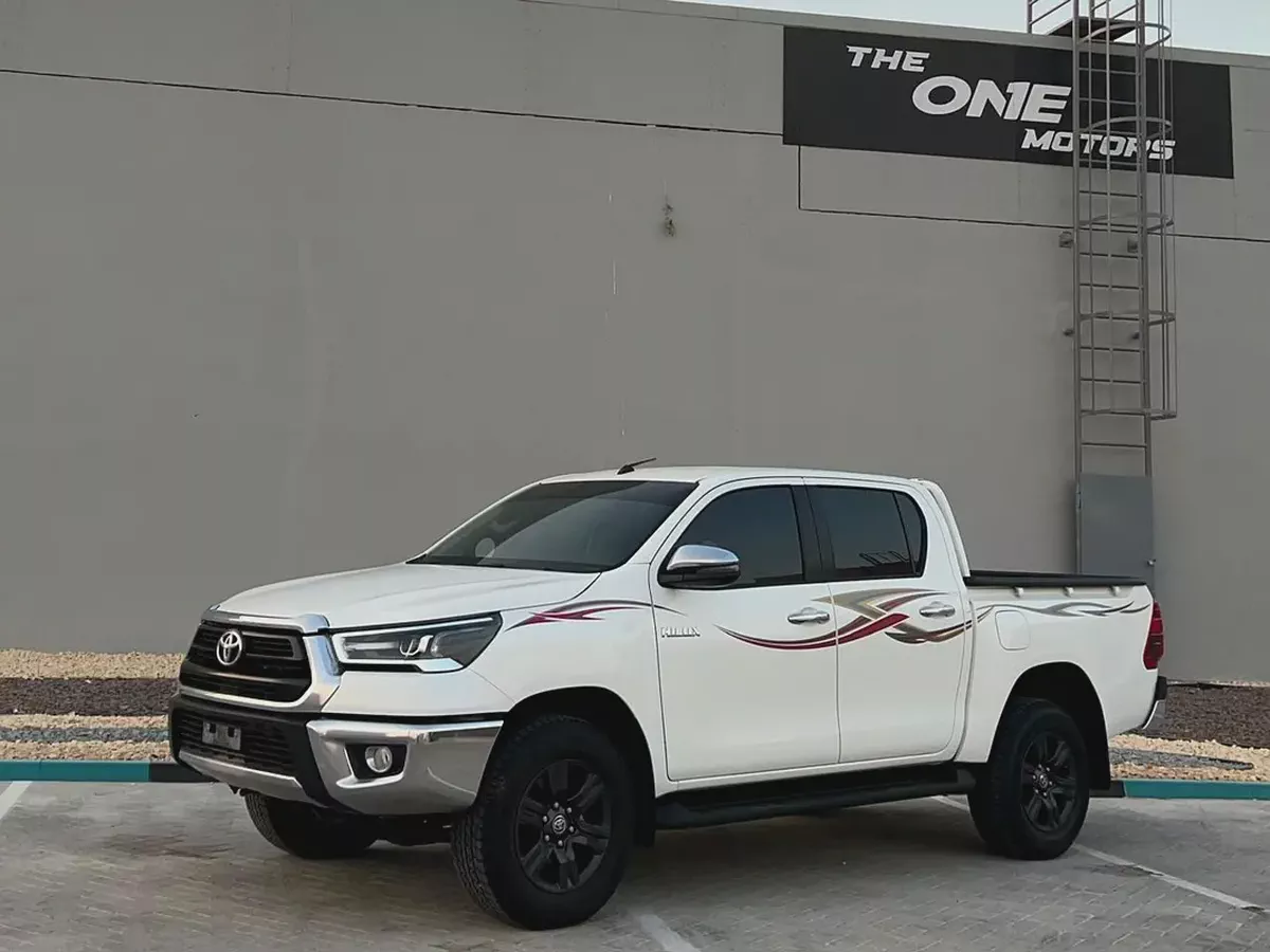 2025 Toyota Hilux SR5 - GCC Specs - Brand New!-3-3