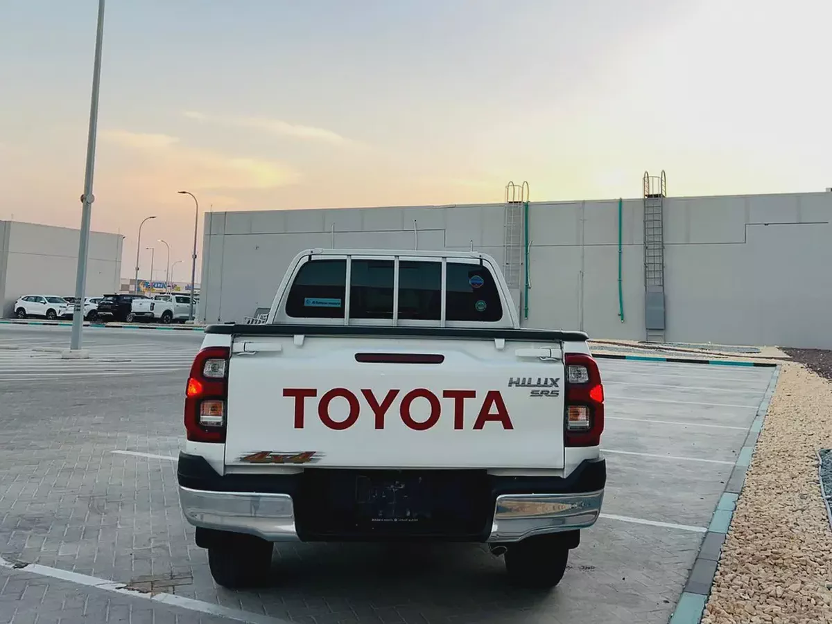 2025 Toyota Hilux SR5 - GCC Specs - Brand New!-4-4