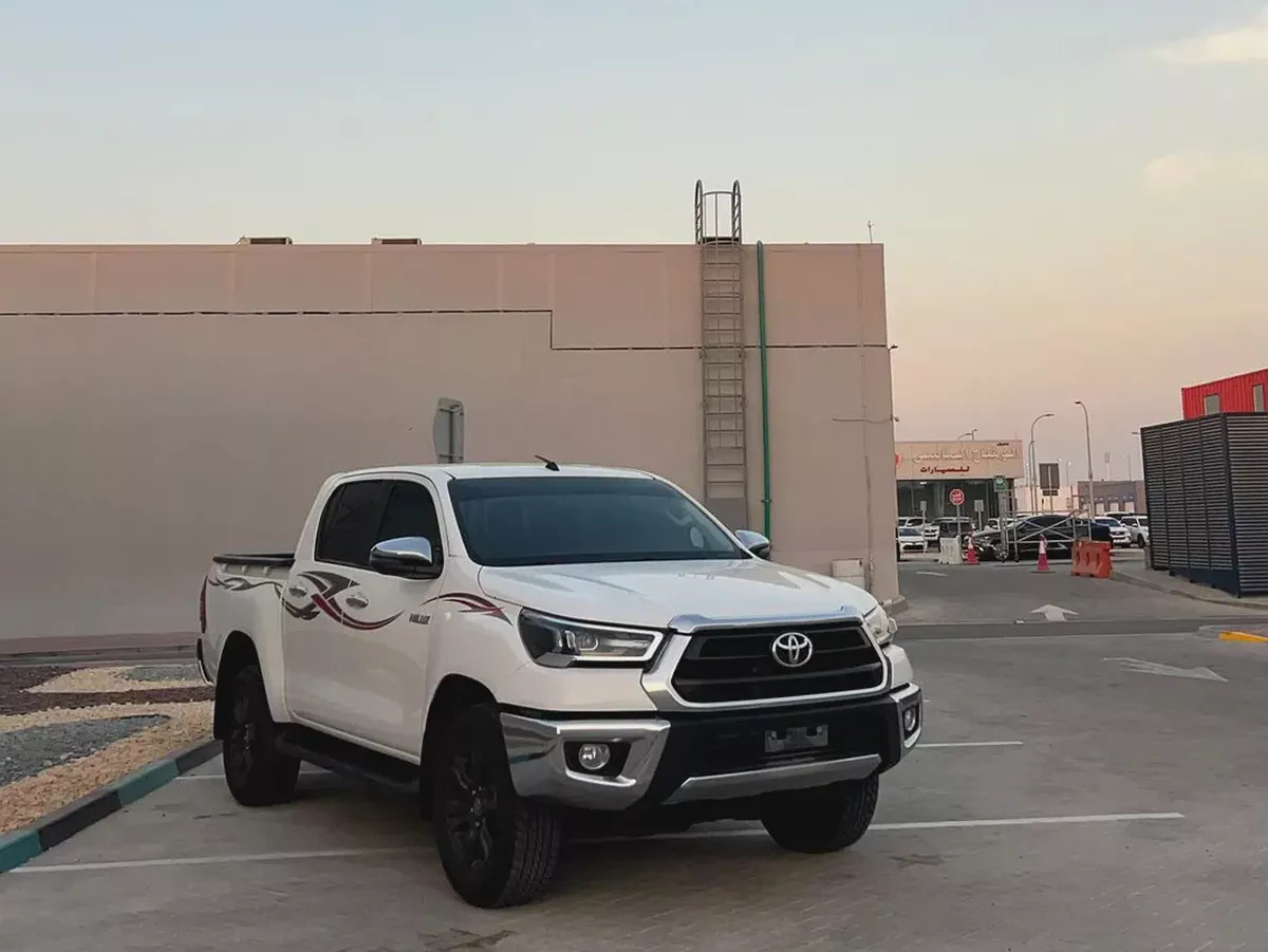 2025 Toyota Hilux SR5 - GCC Specs - Brand New!-7-7
