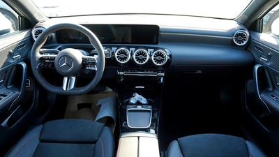 MERCEDES -BEN A 200L 1.5L V4 FULL OPTION MODEL 2025 CHINESE SPECS-16