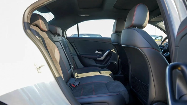 MERCEDES -BEN A 200L 1.5L V4 FULL OPTION MODEL 2025 CHINESE SPECS