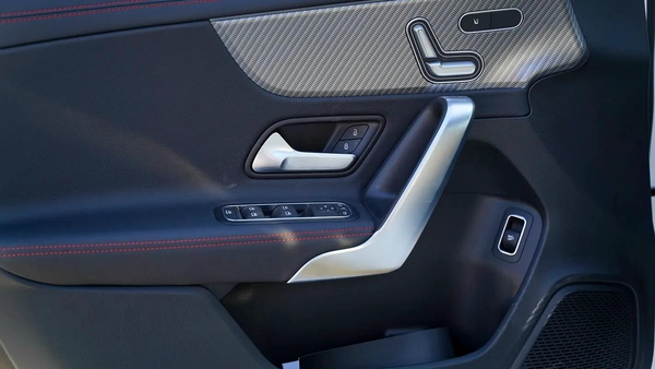 MERCEDES -BEN A 200L 1.5L V4 FULL OPTION MODEL 2025 CHINESE SPECS