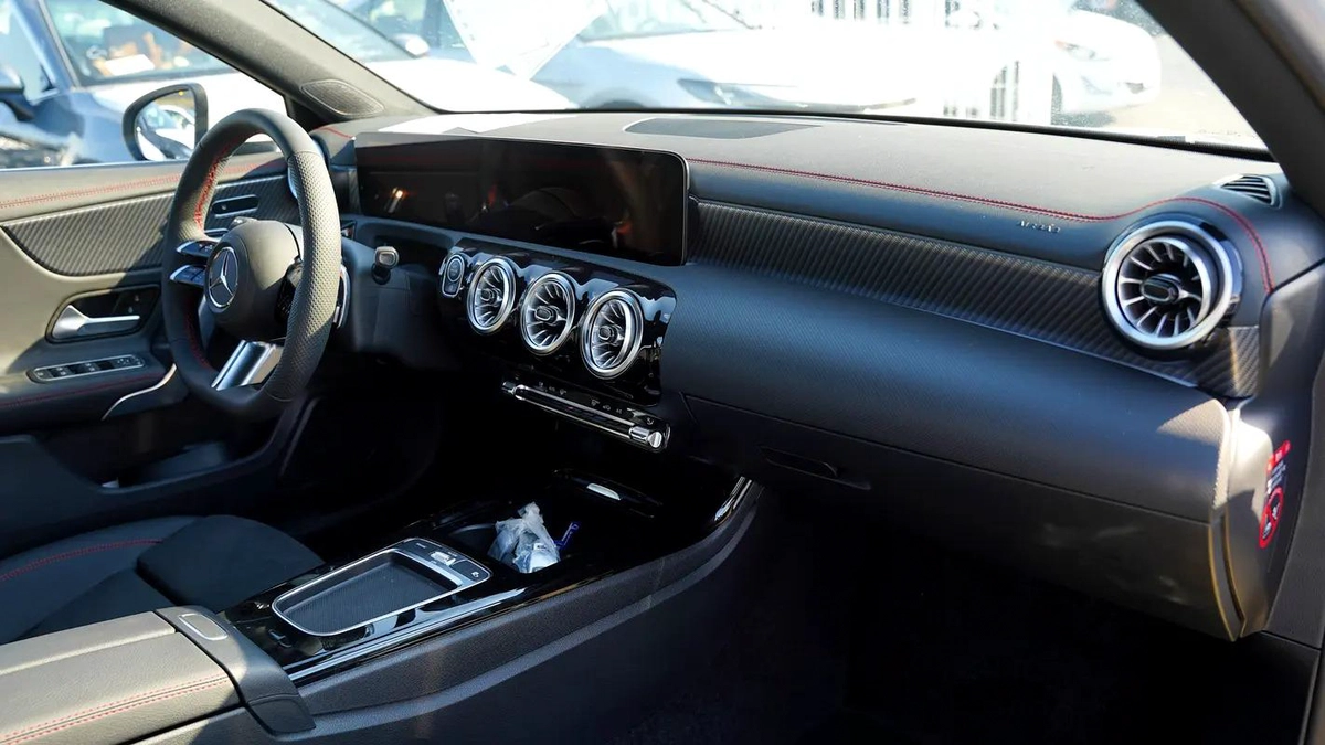 MERCEDES -BEN A 200L 1.5L V4 FULL OPTION MODEL 2025 CHINESE SPECS-12-12