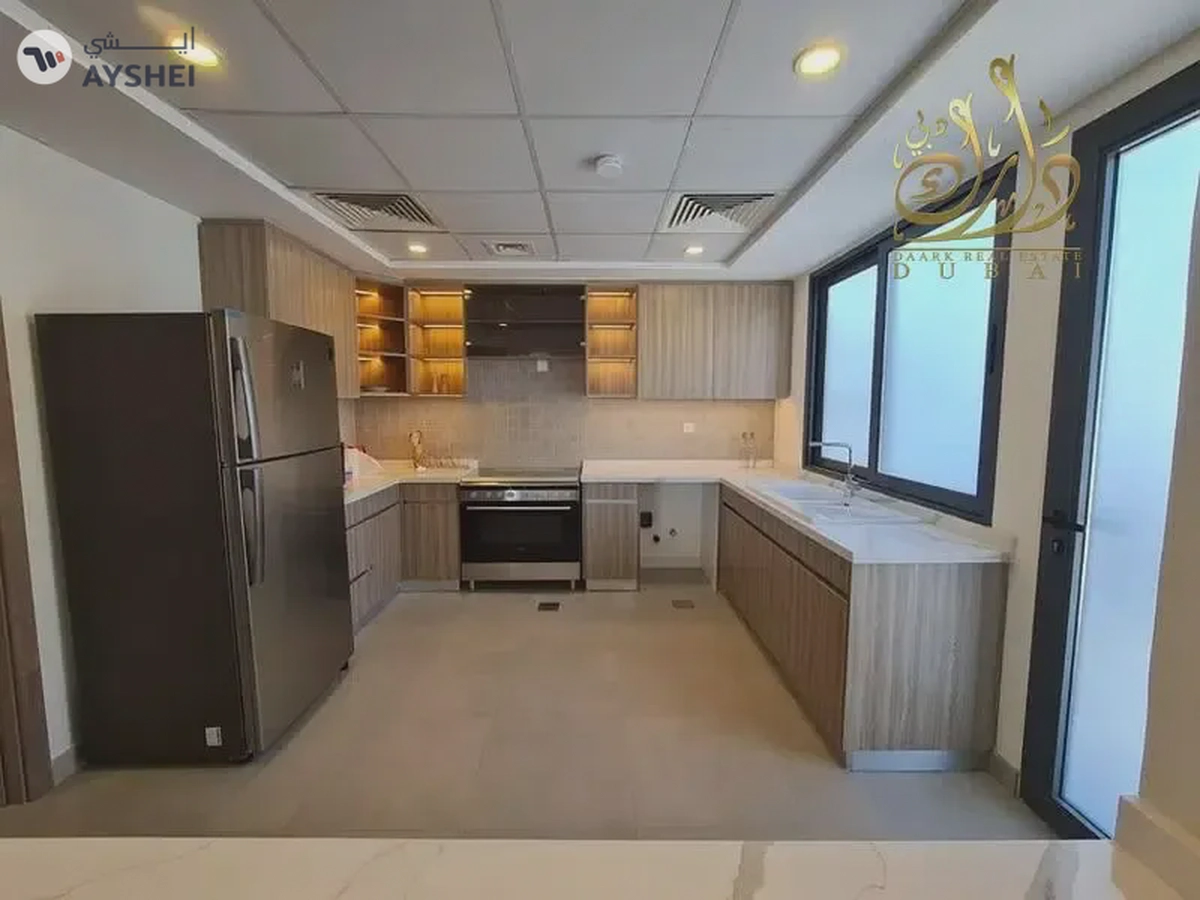 READY TO MOVE-BEST PRICE FOR VILLA BEACH FRONT - NO COMMISSION - FREEHOLD