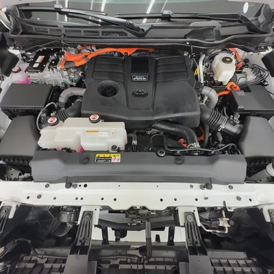 2025 Toyota Sequoia Limited hybrid-15