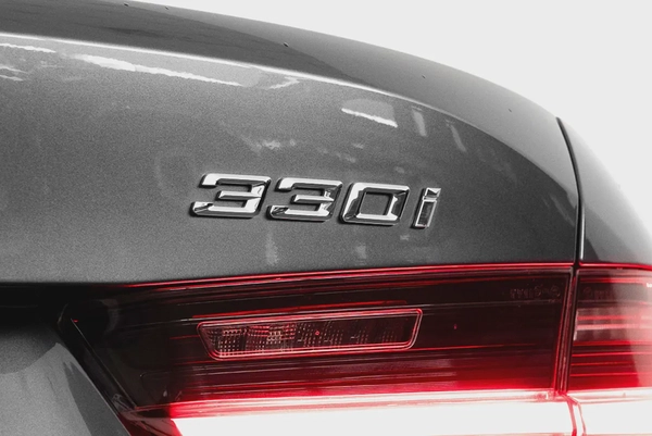 2,187 AED / 60 months | 0% DP | 2019 BMW 330i / Full Service History